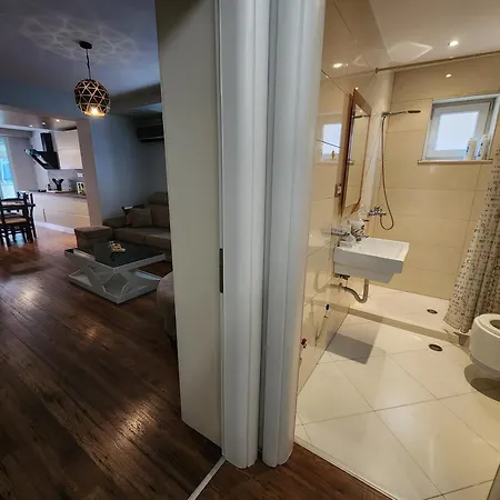 Sweet Luxury Apartment Tirana